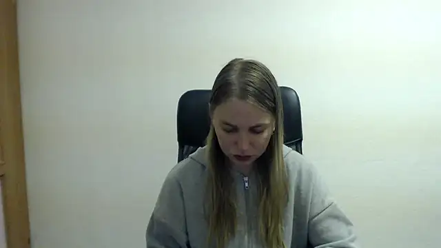 Snapshot of klerkarina chatting on October 18, 6:16 am klerkarina online show from October 18, 6:16 am