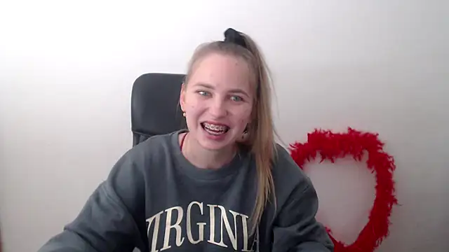 Snapshot of klerkarina chatting on October 20, 5:30 am klerkarina online show from October 20, 5:30 am