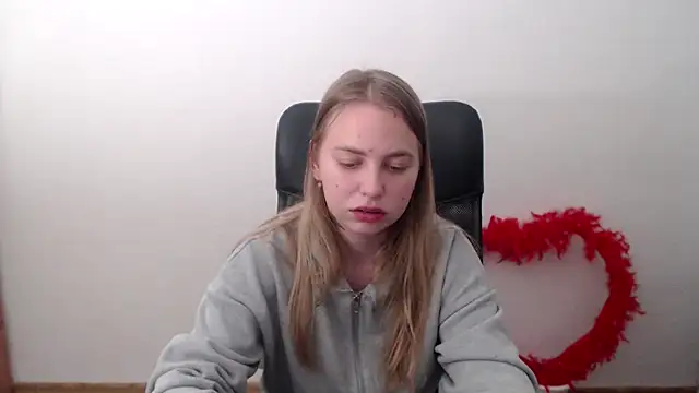 Snapshot of klerkarina chatting on October 21, 7:31 am klerkarina online show from October 21, 7:31 am