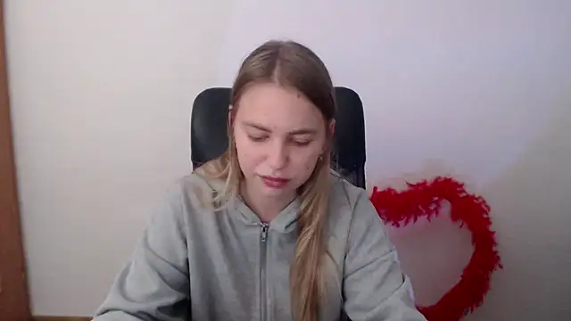 Snapshot of klerkarina chatting on October 26, 5:46 am klerkarina online show from October 26, 5:46 am