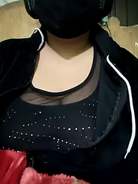 Snapshot of Amritt_Kour chatting on January 9, 5:54 pm Amritt Kour online show from January 9, 5:54 pm