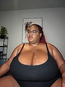 SexyHugeblackTitties online show from December 16, 3:00 am