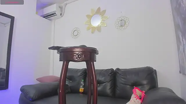 Sophia Cameron online show from January 20, 4:32 am