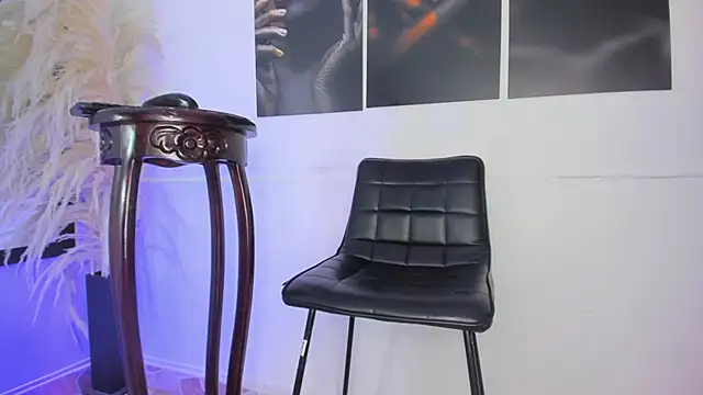 Sophia Cameron online show from February 8, 7:04 am