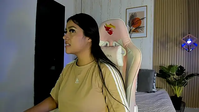 CameronCollins  online show from November 10, 8:41 pm