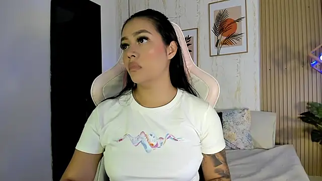 CameronCollins  online show from November 21, 7:34 pm