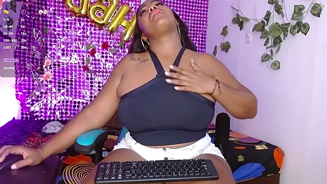 Snapshot of niawk_ chatting on February 28, 2:40 pm niawk online show from February 28, 2:40 pm