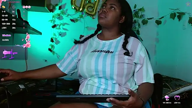 Snapshot of niawk_ chatting on March 24, 1:27 pm niawk online show from March 24, 1:27 pm