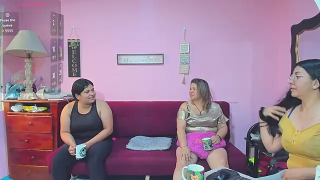 lesbiancuple online show from November 11, 1:00 pm