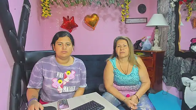 Snapshot of lesbiancuple chatting on February 23, 12:46 pm lesbiancuple online show from February 23, 12:46 pm