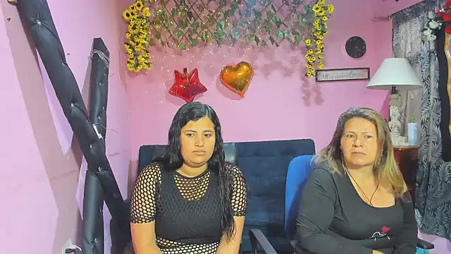 Snapshot of lesbiancuple chatting on February 24, 12:25 pm lesbiancuple online show from February 24, 12:25 pm