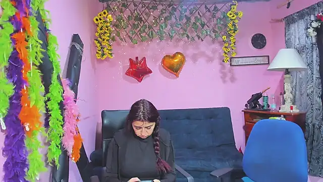 Snapshot of lesbiancuple chatting on February 25, 12:04 pm lesbiancuple online show from February 25, 12:04 pm