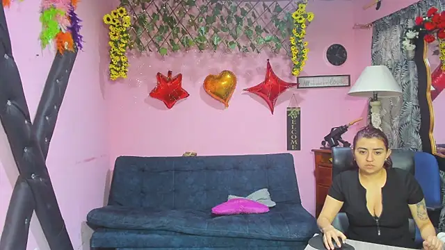 Snapshot of lesbiancuple chatting on March 14, 11:48 am lesbiancuple online show from March 14, 11:48 am