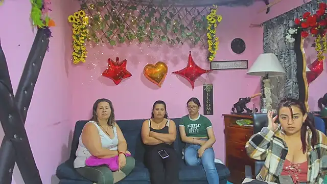 Snapshot of lesbiancuple chatting on March 17, 11:57 am lesbiancuple online show from March 17, 11:57 am