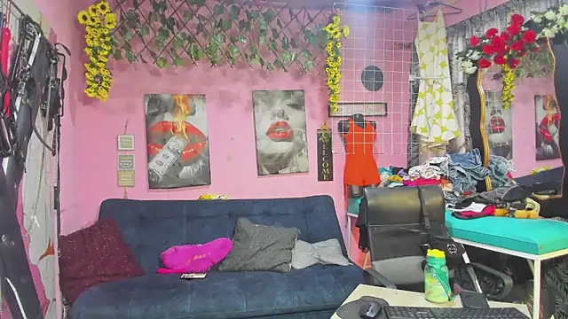 lesbiancuple online show from May 9, 1:16 pm
