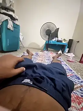 Snapshot of Raj7inchtamilan chatting on December 24, 4:08 pm Raj7inchtamilan online show from December 24, 4:08 pm