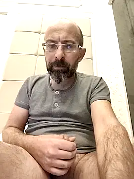 Snapshot of dangerx45 chatting on April 11, 11:20 pm dangerx45 online show from April 11, 11:20 pm