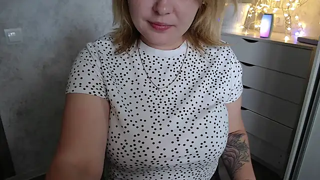 leeilawow online show from May 9, 6:29 am