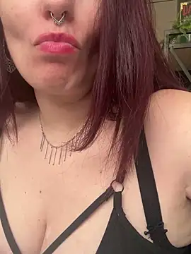 Snapshot of LunaMoongirl chatting on December 3, 2:16 pm LunaMoongirl online show from December 3, 2:16 pm