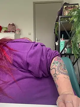 Snapshot of LunaMoongirl chatting on February 7, 2:04 pm LunaMoongirl online show from February 7, 2:04 pm