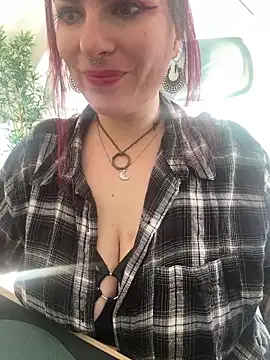 Snapshot of LunaMoongirl chatting on October 1, 10:10 am LunaMoongirl online show from October 1, 10:10 am