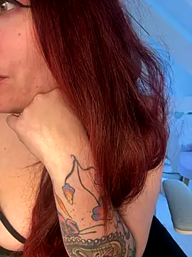 Snapshot of LunaMoongirl chatting on October 23, 4:17 pm LunaMoongirl online show from October 23, 4:17 pm