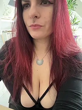 Snapshot of LunaMoongirl chatting on February 9, 2:32 pm LunaMoongirl online show from February 9, 2:32 pm