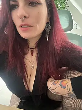 Snapshot of LunaMoongirl chatting on February 19, 9:38 am LunaMoongirl online show from February 19, 9:38 am