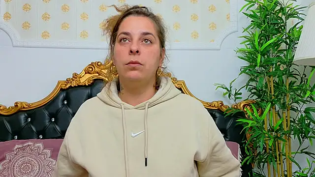 KarinaNoir online show from May 1, 4:06 am