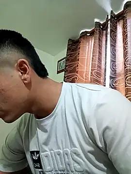 Snapshot of J_Rauw_ chatting on November 25, 9:37 pm J Rauw online show from November 25, 9:37 pm