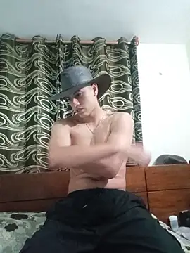 Snapshot of J_Rauw_ chatting on November 28, 12:13 am J Rauw online show from November 28, 12:13 am