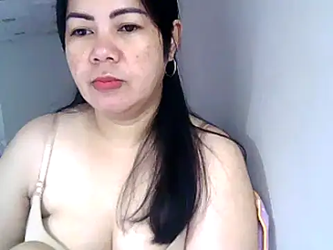 Snapshot of starlete69 chatting on December 20, 7:39 pm starlete69 online show from December 20, 7:39 pm