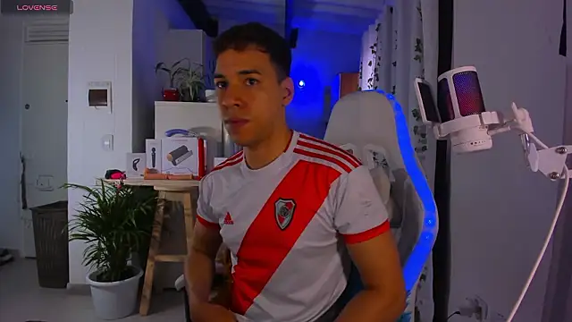 Snapshot of petter_coleman_ chatting on March 5, 10:06 pm petter coleman online show from March 5, 10:06 pm