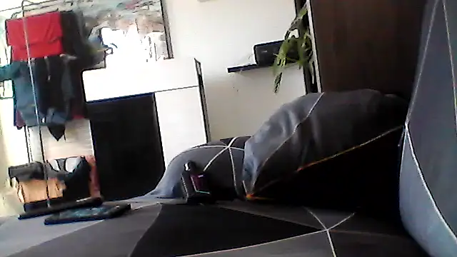 Snapshot of mickzizi chatting on March 3, 8:53 am mickzizi online show from March 3, 8:53 am