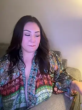 RosieDixx online show from May 7, 4:40 am