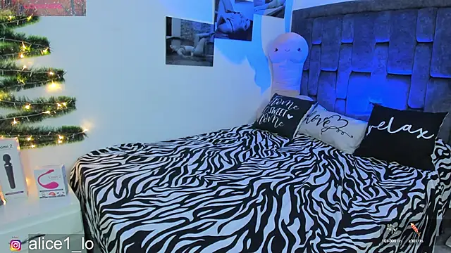 Snapshot of candy_alicee chatting on December 19, 10:24 am candy alicee online show from December 19, 10:24 am