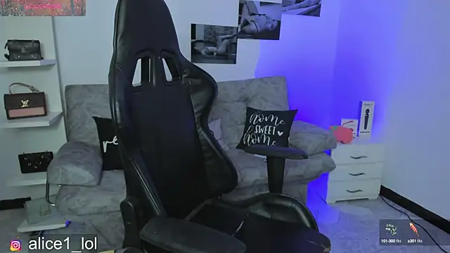 Snapshot of candy_alicee chatting on January 21, 11:03 am candy alicee online show from January 21, 11:03 am