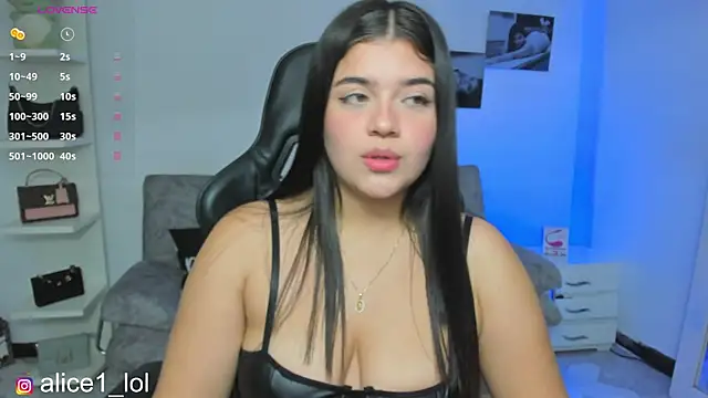 Snapshot of candy_alicee chatting on November 22, 5:06 am candy alicee online show from November 22, 5:06 am