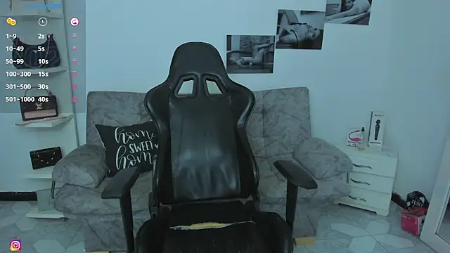 Snapshot of candy_alicee chatting on March 18, 1:31 am candy alicee online show from March 18, 1:31 am