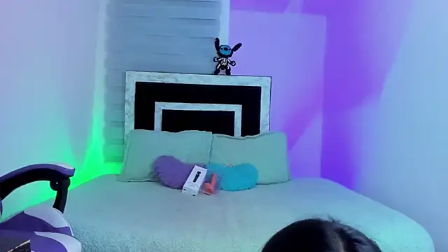 Snapshot of sophie_cute66 chatting on October 7, 6:32 am sophie cute66 online show from October 7, 6:32 am