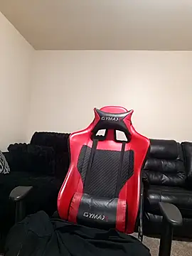 yellowwetfox online show from March 19, 1:15 pm