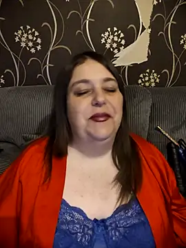 HouseWifeWhore Milf online show from May 7, 10:37 pm