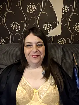 HouseWifeWhore Milf online show from May 12, 9:34 pm