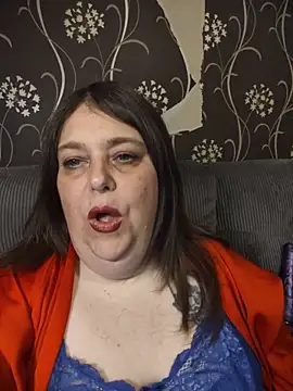 Snapshot of HouseWifeWhore_Milf chatting on May 24, 10:15 pm HouseWifeWhore Milf online show from May 24, 10:15 pm