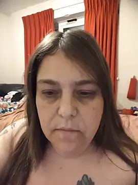 Snapshot of HouseWifeWhore_Milf chatting on June 6, 2:27 am HouseWifeWhore Milf online show from June 6, 2:27 am