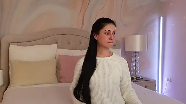 Snapshot of OliviaSirena chatting on February 9, 7:52 pm OliviaSirena online show from February 9, 7:52 pm