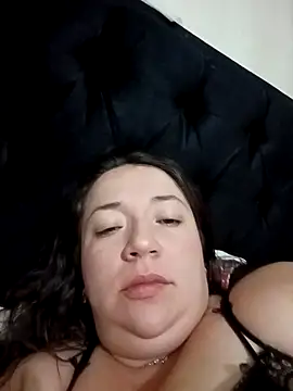 Snapshot of isabella_rossse chatting on February 14, 2:33 pm isabella rossse online show from February 14, 2:33 pm