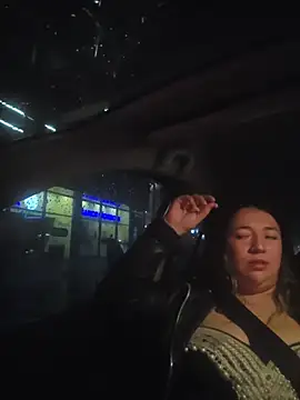 Snapshot of isabella_rossse chatting on November 18, 11:59 pm isabella rossse online show from November 18, 11:59 pm