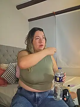 Snapshot of isabella_rossse chatting on January 10, 2:19 pm isabella rossse online show from January 10, 2:19 pm