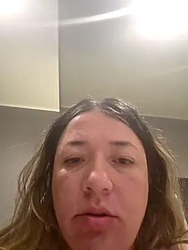 Snapshot of isabella_rossse chatting on February 3, 8:36 pm isabella rossse online show from February 3, 8:36 pm